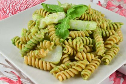 Pasta con baccalà e pesto di rucola e mandorle